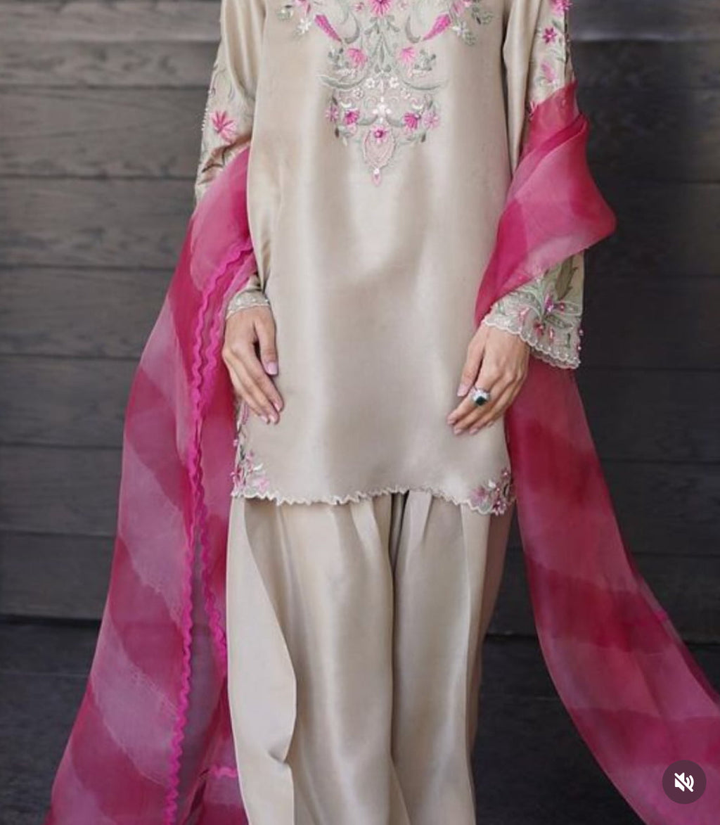 Lahriya Suit Set