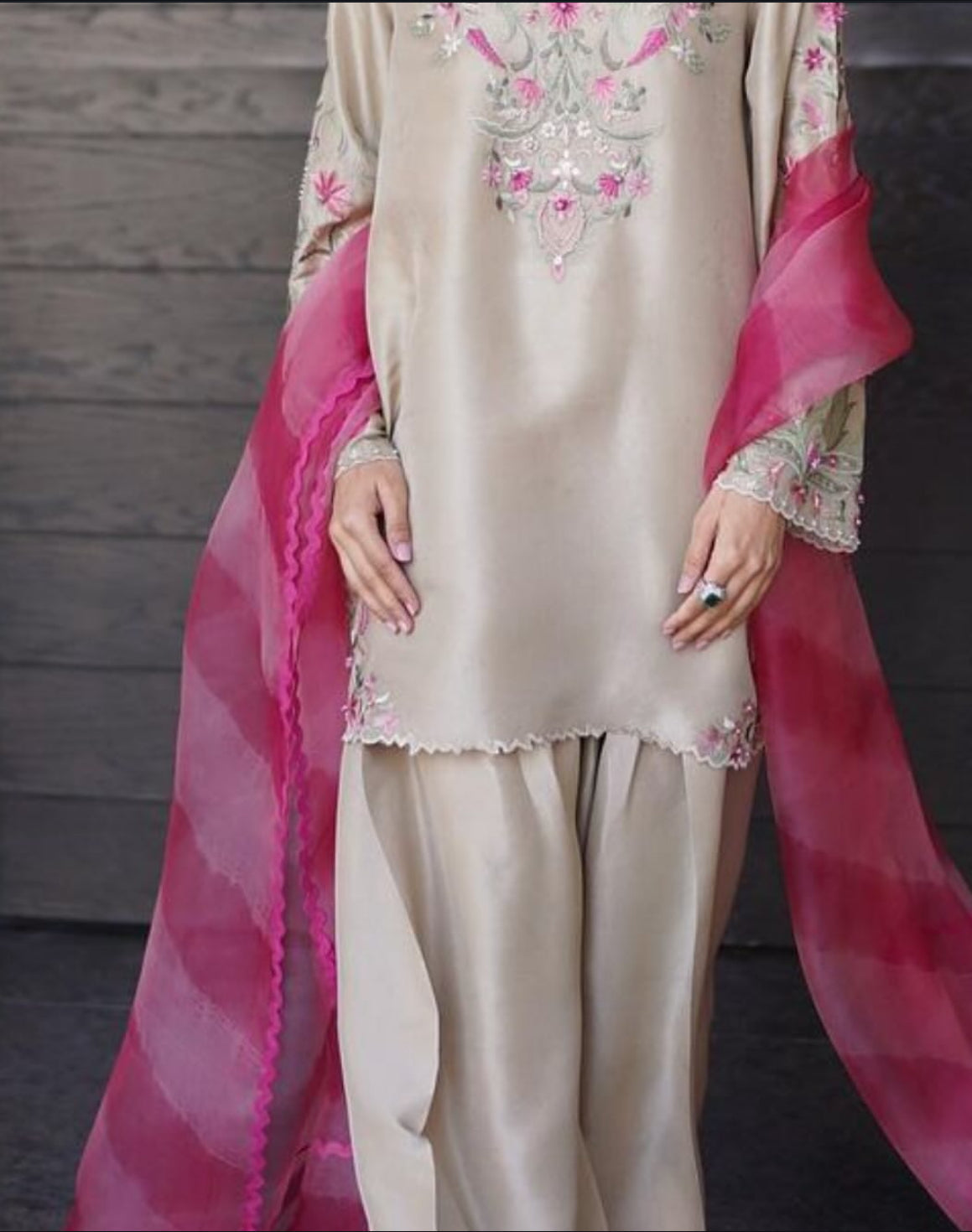 Lahriya Suit Set