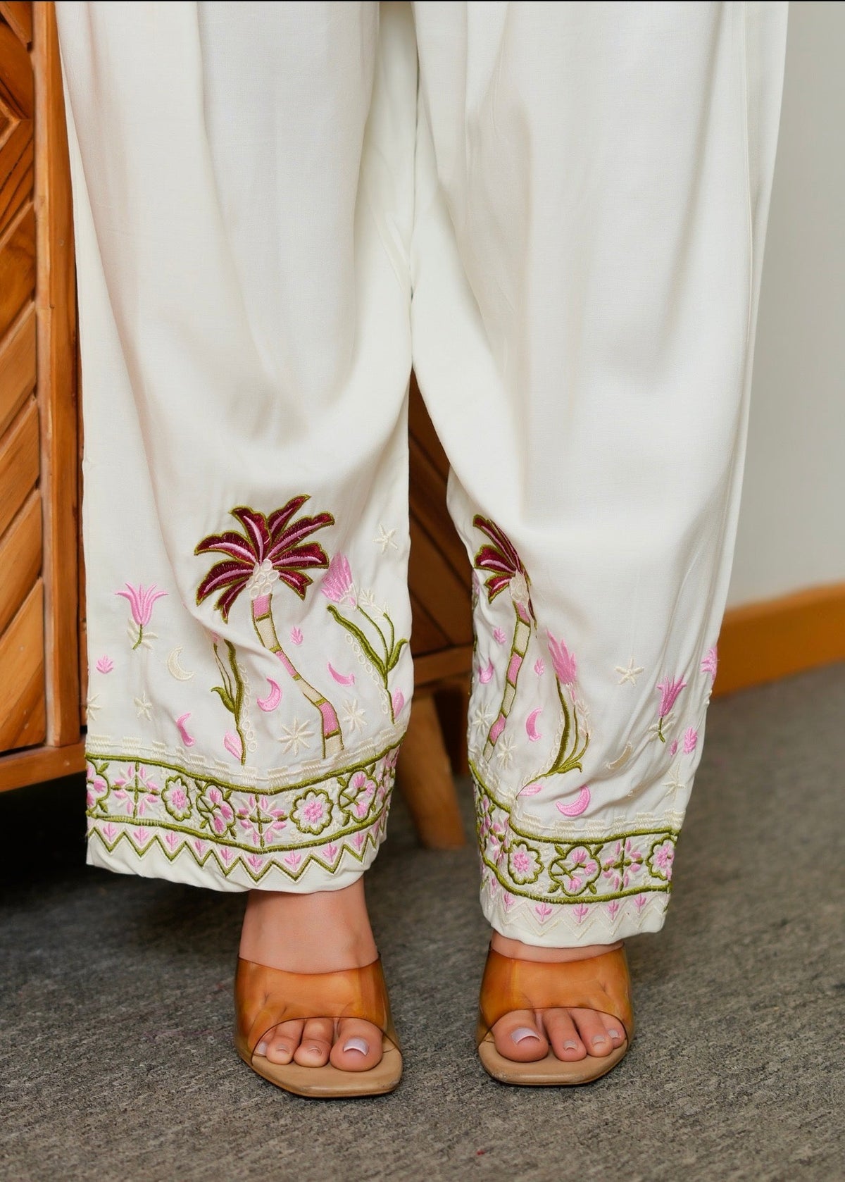 Rang-E-Malka Premium Farsi Set